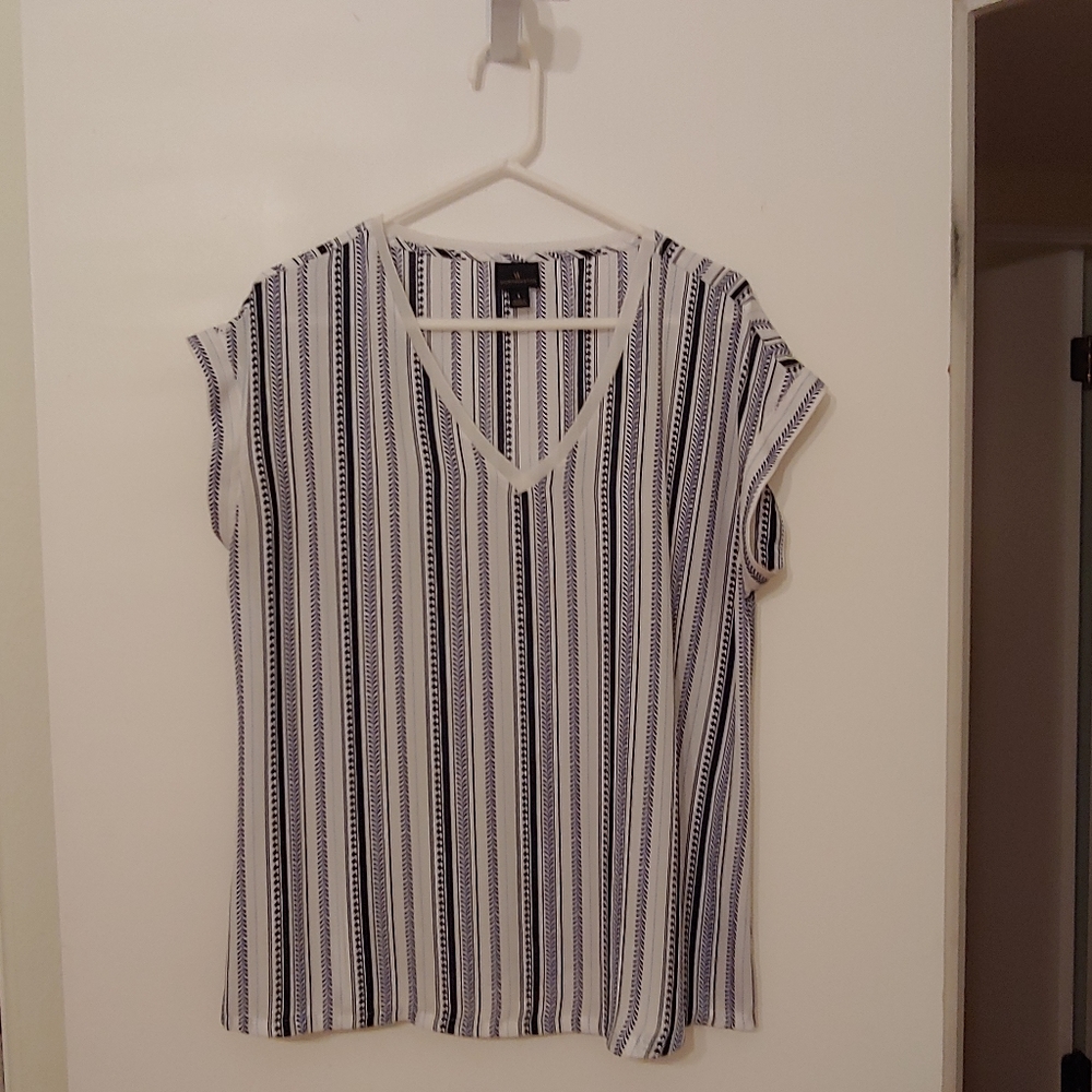 Worthington Short Sleeve Blouse Blue/Wht pattern